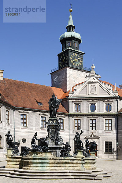 Brunnenhof mit Wittelsbacherbrunnen von H. Gerhard  1610 - 1620  Residenz  München  Oberbayern  Bayern  Deutschland  Europa