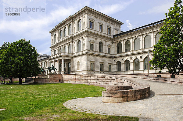 Akademie der bildenden Künste  erbaut 1875-1885 von G. von Neureuther  Akademiestraße  München  Oberbayern  Bayern  Deutschland  Europa
