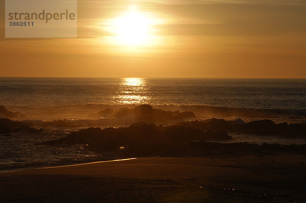 Sonnenuntergang bei Vila Cha  Porto  Nordportugal  Portugal  Europa