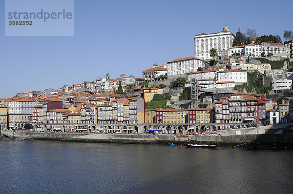 Viertel Ribeira  Altstadt  Porto  Nordportugal  Portugal  Europa