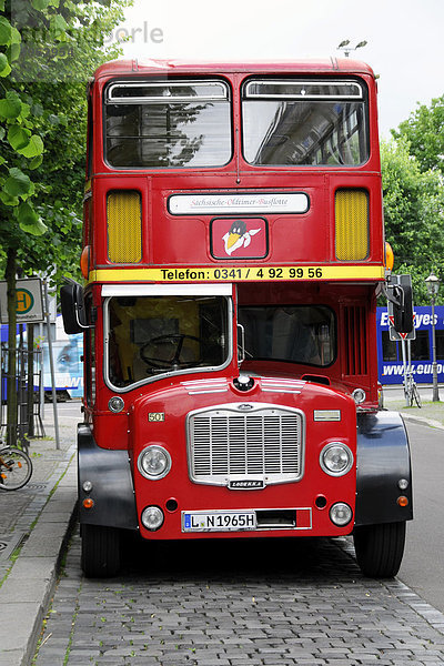 Englischer Bus  Stadtrundfahrten  Leipzig  Sachsen  Deutschland  Europa