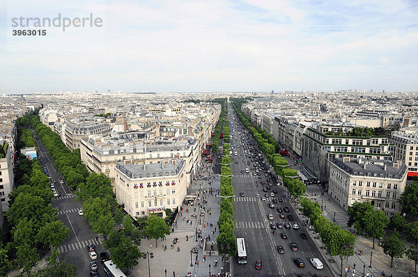 Panorama  Aussicht  vom Arc de Triomphe  Avenue des Champs ElysÈe  Paris  Frankreich  Europa