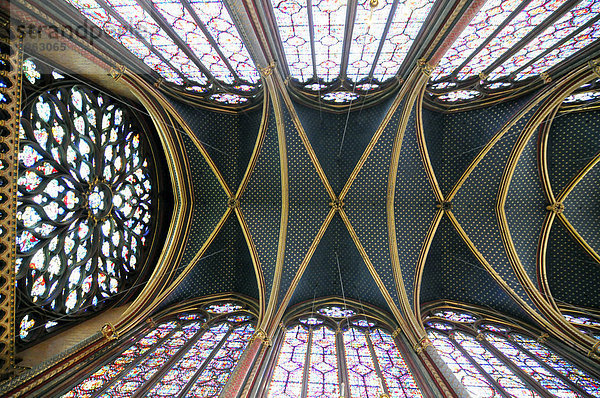 Cainte-Chapelle  Hochgotik  Innenansicht mit Decke  Oberkapelle  Paris  Frankreich  Europa