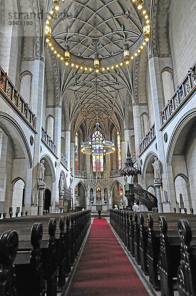 Innenansicht mit Altar  evangelische Schlosskirche  Lutherstadt Wittenberg  Sachsen-Anhalt  Deutschland  Europa