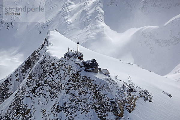 Luftbild  Hoher Sonnblick mit Wetterwarte  Observatorium  Hohe Tauern  Österreich  Europa