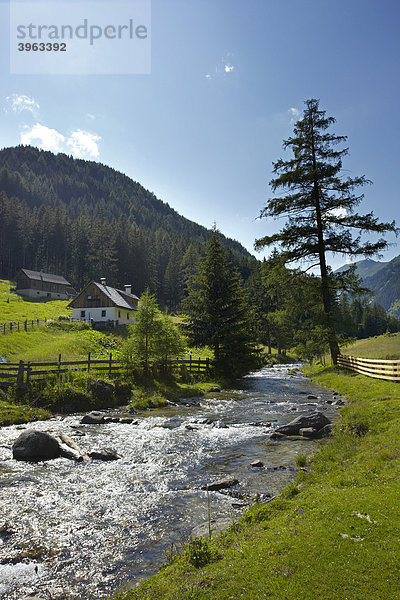 Hütte im Pöllatal  Hohe Tauern  Kärnten  Österreich  Europa