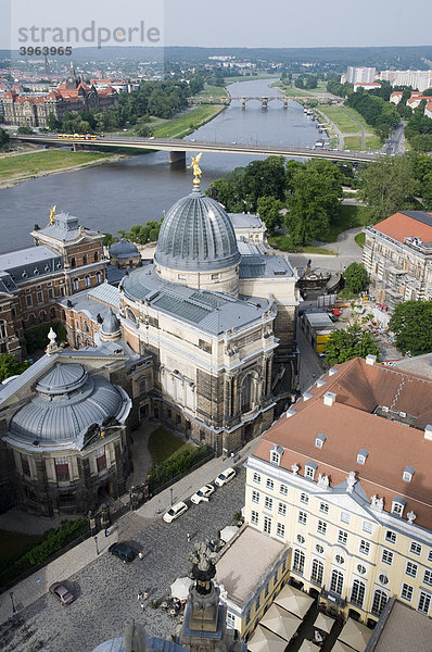 Blick von der Frauenkirche  auf die Kunstakademie und Elbe  Altstadt  Dresden  Sachsen  Deutschland