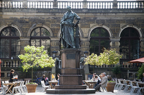 Denkmal Carl Maria von Weber vor der Sempergalerie  Dresden  Sachsen  Deutschland