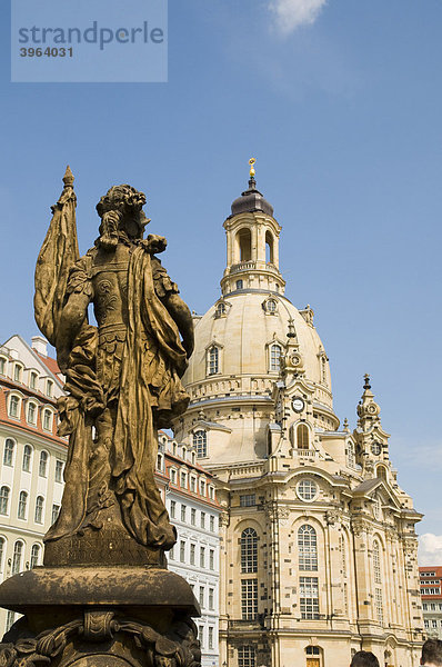Altstadt  Neumarkt mit Türkenbrunnen und Frauenkirche  Dresden  Sachsen  Deutschland