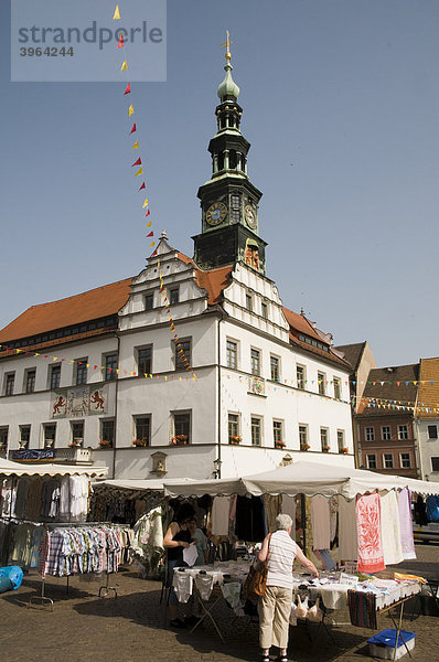Markt am Marktplatz  Rathaus  Pirna  Sachsen  Deutschland