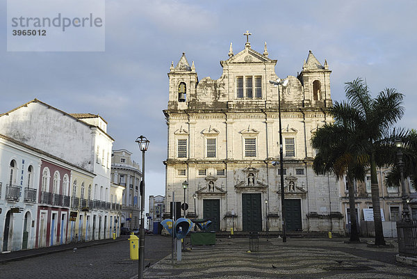 Kathedrale Catedral BasÌlica und Platz Torreio de Jesus  Salvador  Bahia  UNESCO-Welterbe  Brasilien  Südamerika