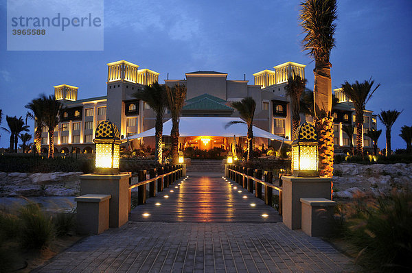 Ansicht des Desert Islands Resort and Spa im letzten Tageslicht  Insel Sir Bani Yas  Abu Dhabi  Vereinigte Arabische Emirate  Arabien  Naher Osten  Orient