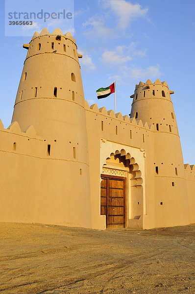 Hauptportal des Al Jahili Forts  Al Ain  Abu Dhabi  Vereinigte Arabische Emirate  Arabien  Orient  Naher Osten