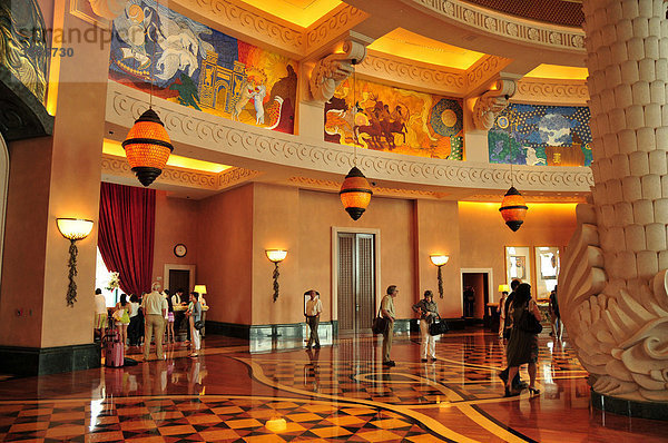 Lobby des Atlantis-Hotels  The Palm Jumeirah  Dubai  Vereinigte Arabische Emirate  Arabien  Naher Osten  Orient
