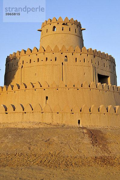 Turm des Al Jahili Forts  Al Ain  Abu Dhabi  Vereinigte Arabische Emirate  Arabien  Orient  Mittlerer Osten
