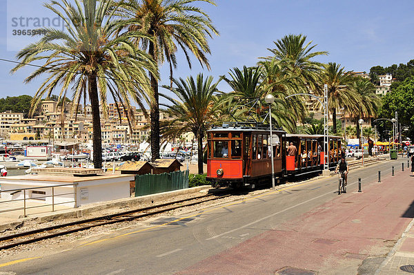 Historische Trambahn von 1912 in Port de SÛller  Mallorca  Balearen  Spanien  Europa