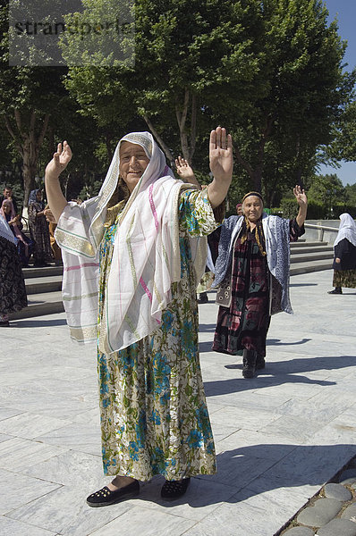 Tanzende Usbekinnen  Samarkand  Usbekistan