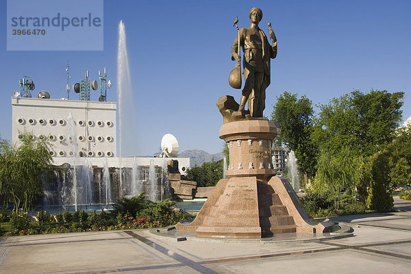Statue von Garajaaglan  Aschgabat  Turkmenistan