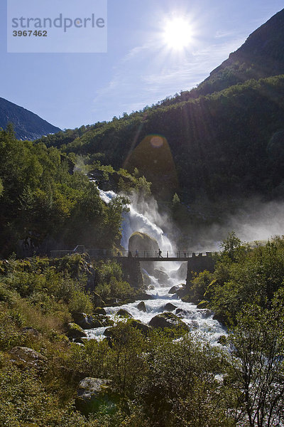 Wanderweg zum Briksdalsbreen  Norwegen  Skandinavien  Europa