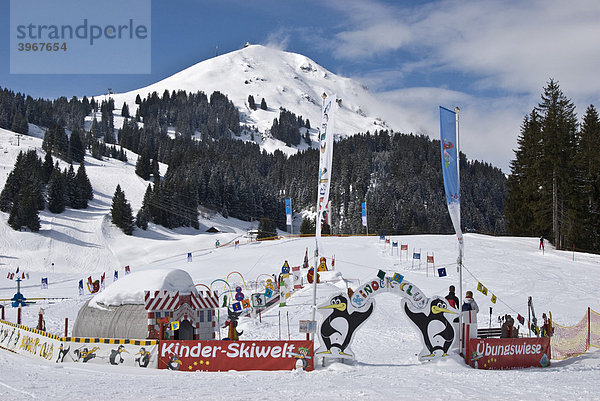 Skikindergarten an der Hohen Salve  Tirol  Österreich