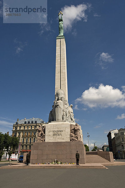 Brivibal Denkmal  Brivibalplatz  Freiheitsdenkmal  Riga  Lettland  Baltikum