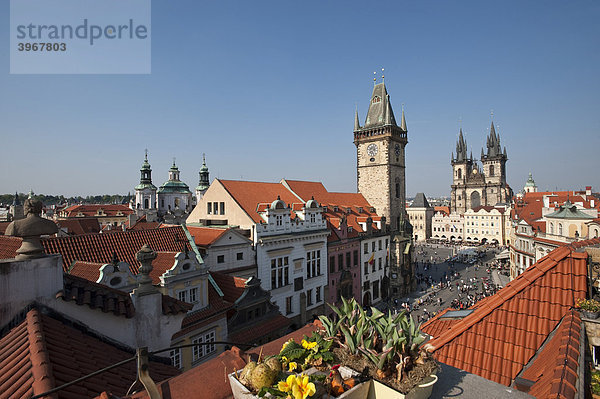 Altstädter Rathaus und Teynkirche  Prag  Tschechien  Europa