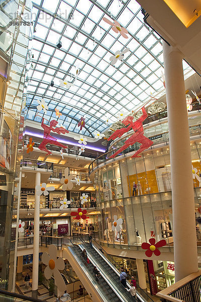 Modernes Einkaufszentrum Palladium am Platz der Republik  Prag  Tschechische Republik  Europa