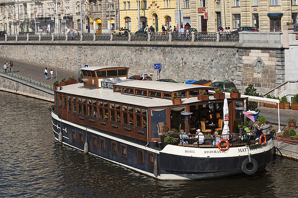 Restaurant Schiff auf Moldau  Prag  Tschechische Republik  Europa