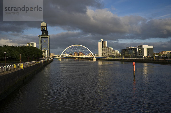 Clyde Arch Brücke und Clyde Port Hafen  Glasgow  Schottland  Vereinigtes Königreich  Europa