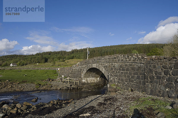Steinbrücke bei Pennycross  Isle of Mull  Schottland  Großbritannien  Europa