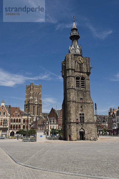 Beffroi  Glockenturm  Grand Place  Bethune  Nord Pas-de-Calais  Normandie  Frankreich  Europa