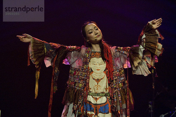 Die chinesische Sängerin Sa Dingding live bei ihrem exklusiven Schweizer Konzert im Luzerner Saal des KKL Luzern  Schweiz