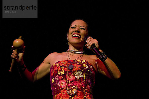Die mexikanische Sängerin Lila Downs live im Konzertsaal des KKL Luzern  Schweiz