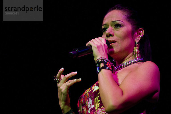 Die mexikanische Sängerin Lila Downs live im Konzertsaal des KKL Luzern  Schweiz