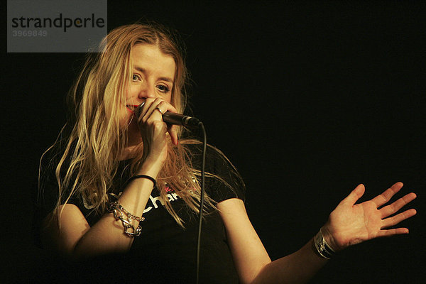 Suzie Kerstgens  Sängerin und Frontfrau der deutschen Popband Klee live in der Schüür  Luzern  Schweiz