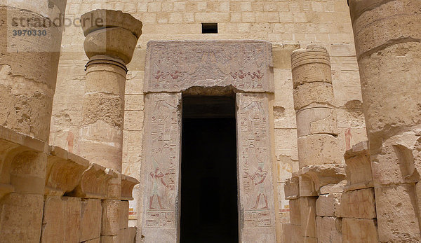 Deir el-Bahari  Totentempel der Pharaonin Hatschepsut  Tempelanlage  Luxor  Ägypten  Afrika