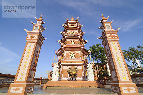 Neue buddhistische Tempelanlage in Mui Ne  Vietnam  Asien