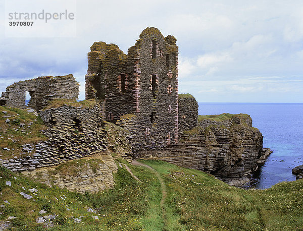 Burgruine Girnigoe und Sinclair auf Klippen  Noss Head  Schottland  Großbritannien