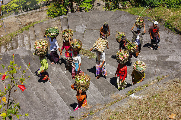 Opferzeremonie  Pura Pasaran Agung  am Vulkan  Mount Agung  2567m  Bali  Republik Indonesien  Südostasien