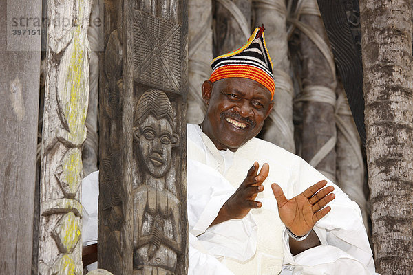 Fon Abumbi II.  Herrscher und Richter  Häuptlingsgehöft  Bafut  Westkamerun  Kamerun  Afrika