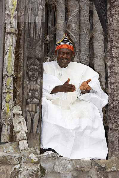 Fon Abumbi II.  Herrscher und Richter  Häuptlingsgehöft  Bafut  Westkamerun  Kamerun  Afrika