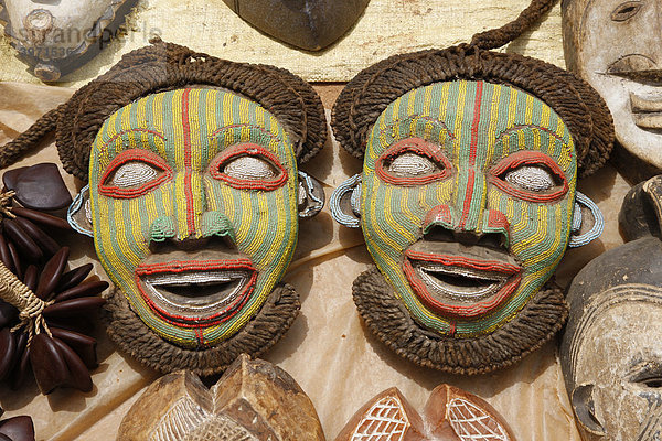 Traditionelle Masken für Touristen  Häuptlingsgehöft des Fons  Bafut  Westkamerun  Kamerun  Afrika