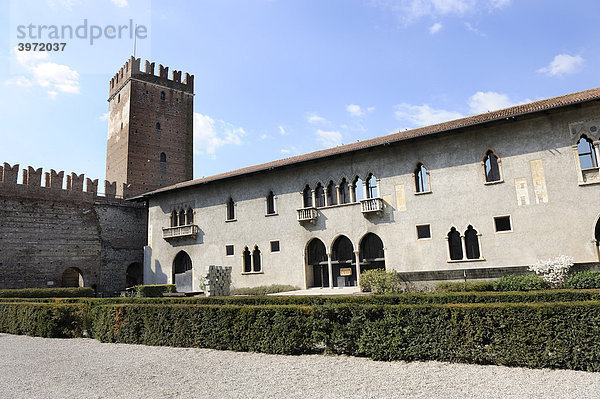 Innenhof des Castel Vecchio  Verona  Italien  Europa