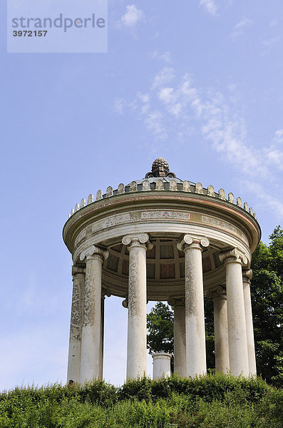 Monopteros im englischen Garten in München  Oberbayern  Bayern  Deutschland  Europa