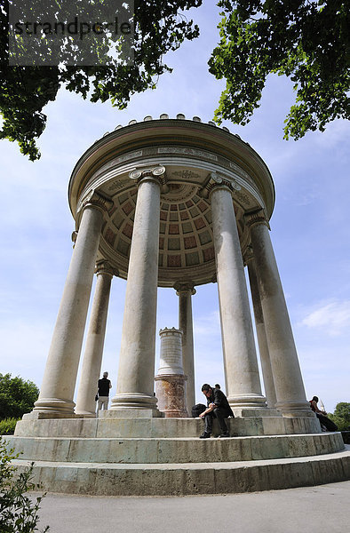 Monopteros im englischen Garten in München  Oberbayern  Bayern  Deutschland  Europa