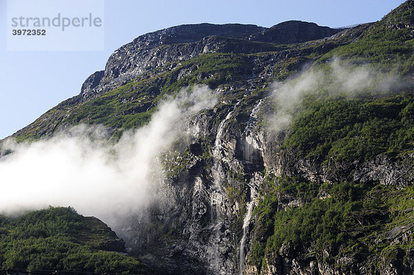 Felslandschaft im Geirangerfjord  Norwegen  Skandinavien  Nordeuropa  Europa