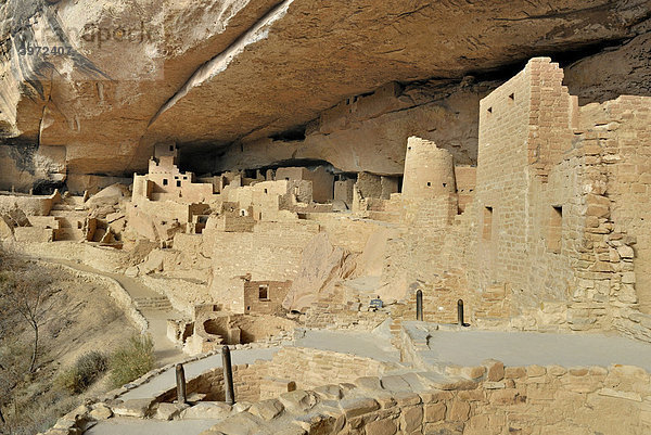 Historische Wohn- und Kultstätte der Ancestral Puebloans  Cliff Palace  Teilansicht  ca. 1200 n. Chr.  teilweise rekonstruiert  Mesa Verde National Park  Colorado  USA