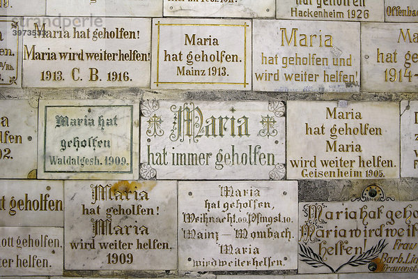 Maria hat geholfen  Votivtafeln im Kloster Marienthal  Geisenheim  Hessen  Deutschland  Europa