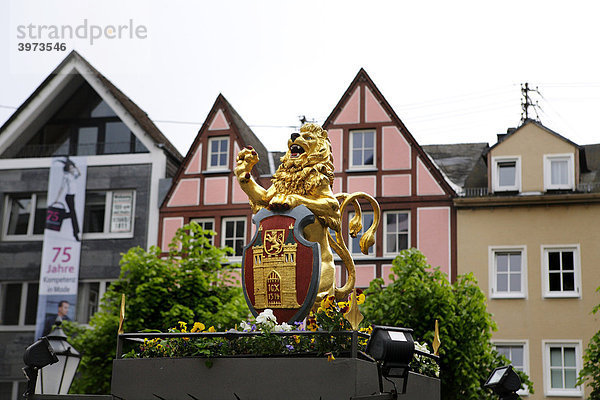 Löwe  Brunnenfigur in Hachenburg  Westerwald  Rheinland-Pfalz  Deutschland  Europa