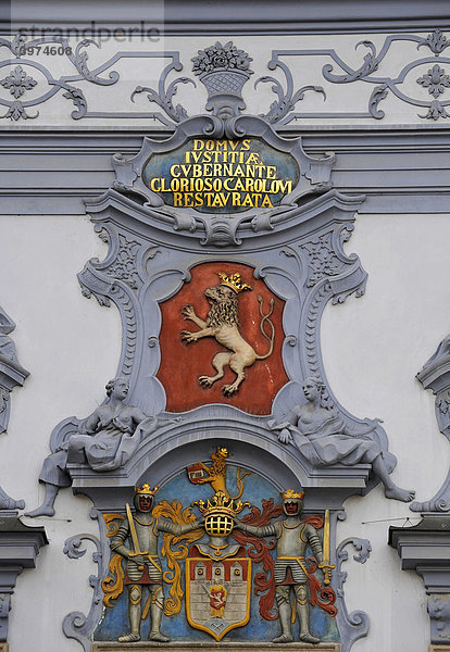 'Historische Altstadt  Detailaufnahme Wappen auf Rathaus und Magistrat  Č